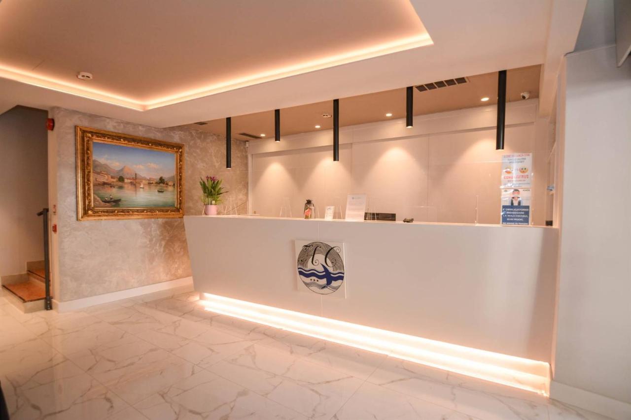 Hotel Centrale リーヴァ・デル・ガルダ エクステリア 写真