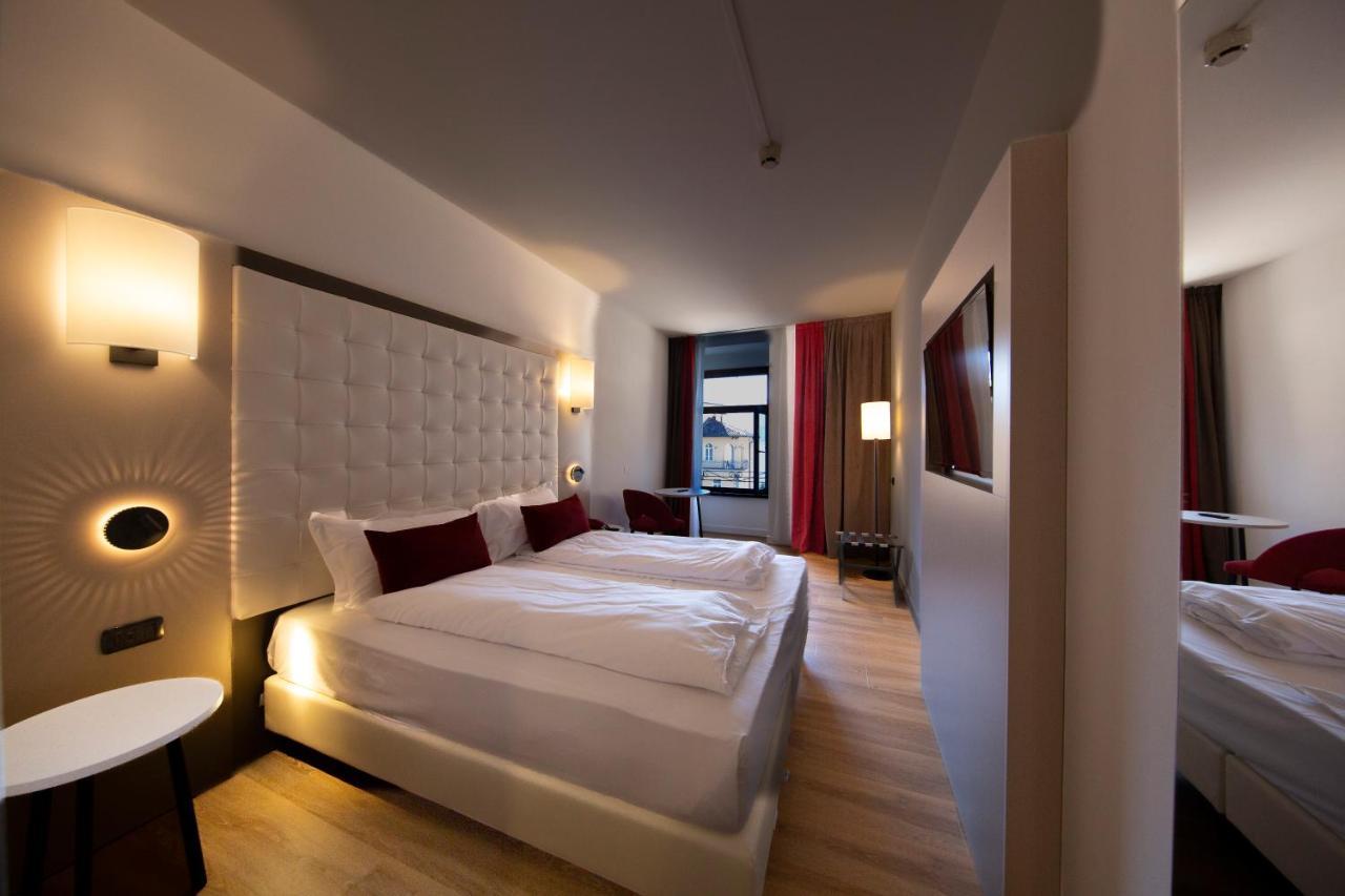 Hotel Centrale リーヴァ・デル・ガルダ エクステリア 写真