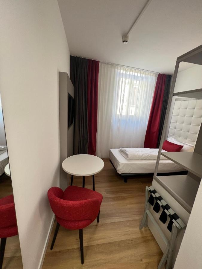 Hotel Centrale リーヴァ・デル・ガルダ エクステリア 写真