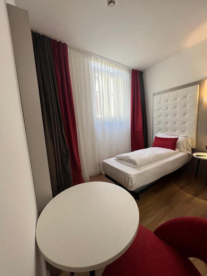Hotel Centrale リーヴァ・デル・ガルダ エクステリア 写真