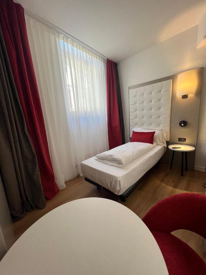 Hotel Centrale リーヴァ・デル・ガルダ エクステリア 写真